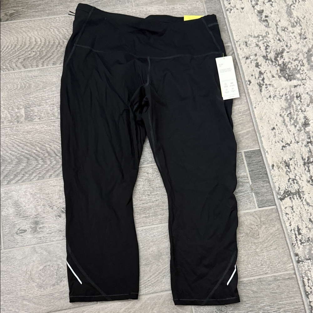 NWT All in Motion Black Athletic Capri Leggings